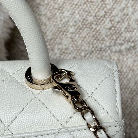 Chanel 21A Coco Top Handle White Caviar Small w/Microchipped Flap Bag - Picture 4 of 10